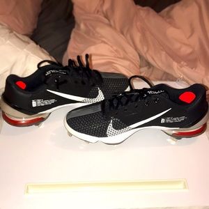 Never worn,brand new condition softball cleats.